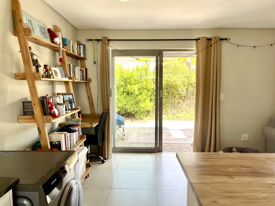 2 Bedroom Property for Sale in Hoog En Droog Western Cape